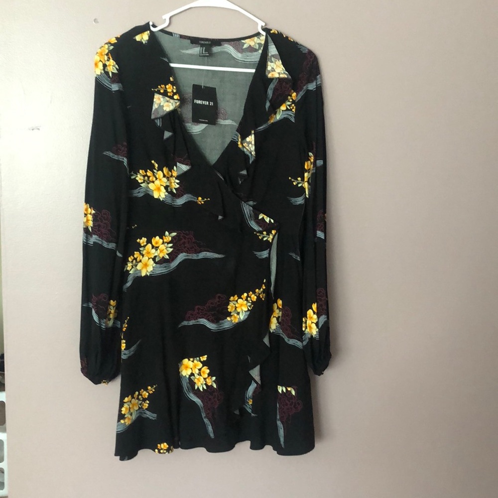 🤩BUY 3 GET 1 FREE🤩 Never worn forever 21 dress!